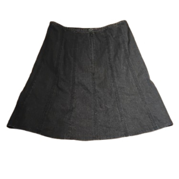 Elie Tahari Dresses & Skirts - Elie Tahari Stitch Detailing Denim Skirt Sz 8